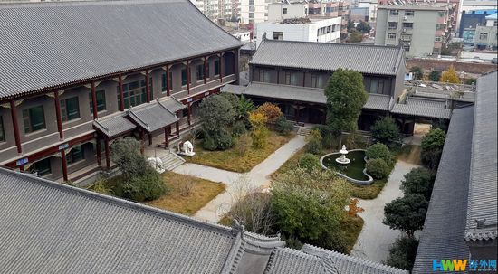 图为河南省濮阳市黄河东路上的谷俊山"将军府"局部(鸟瞰).